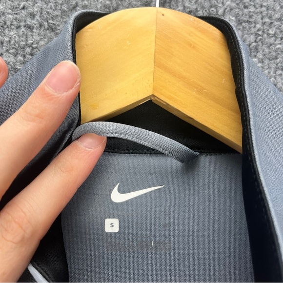 Nike Dri-Fit Zip Up Jacket Men Small Grey & Black Mock Neck Running Activewear - Picture 4 of 7